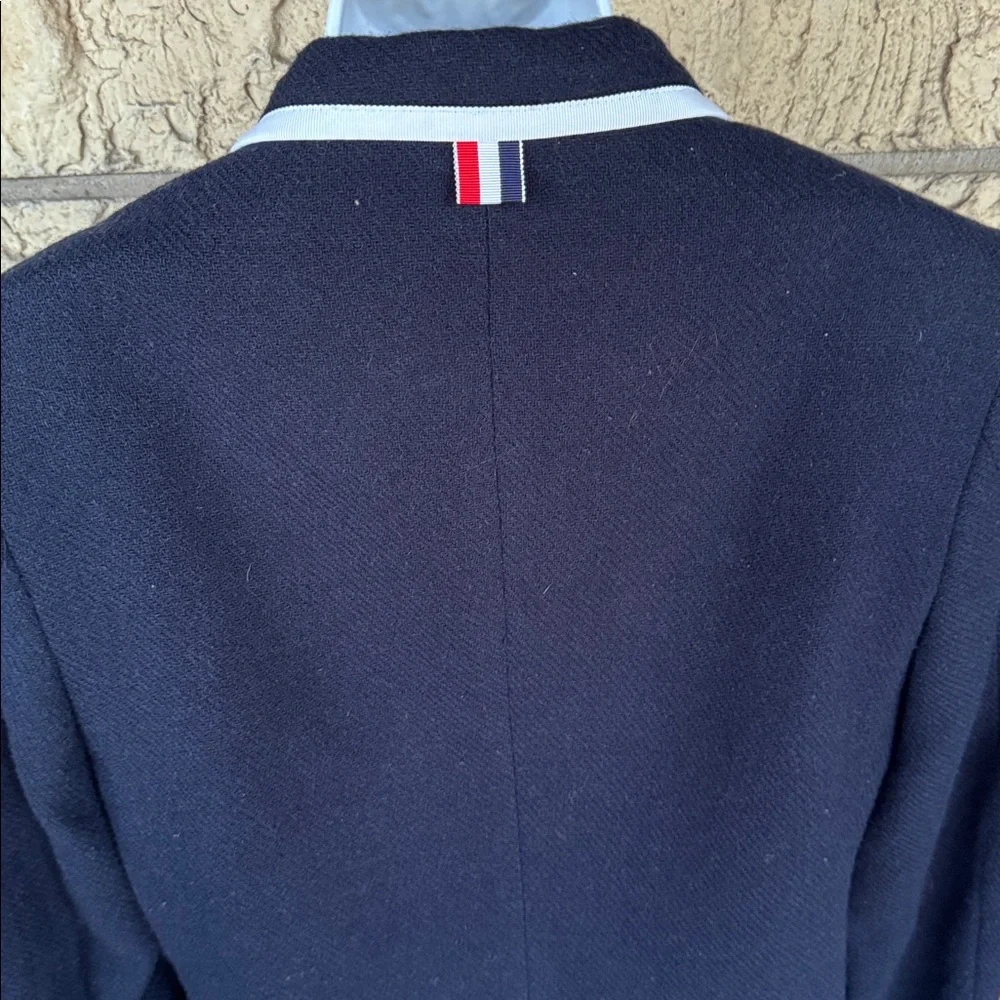Neiman Marcus Wool Woman’s Black Blazer White Trim Size Small - Picture 9 of 15